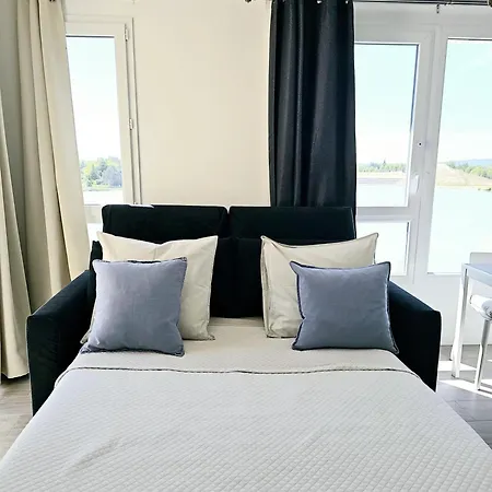 Lakeside Provence - Classe 4 Etoiles, Vue Sur Le Lac, Parking Sous-sol, Double Clim Apartment Monteux